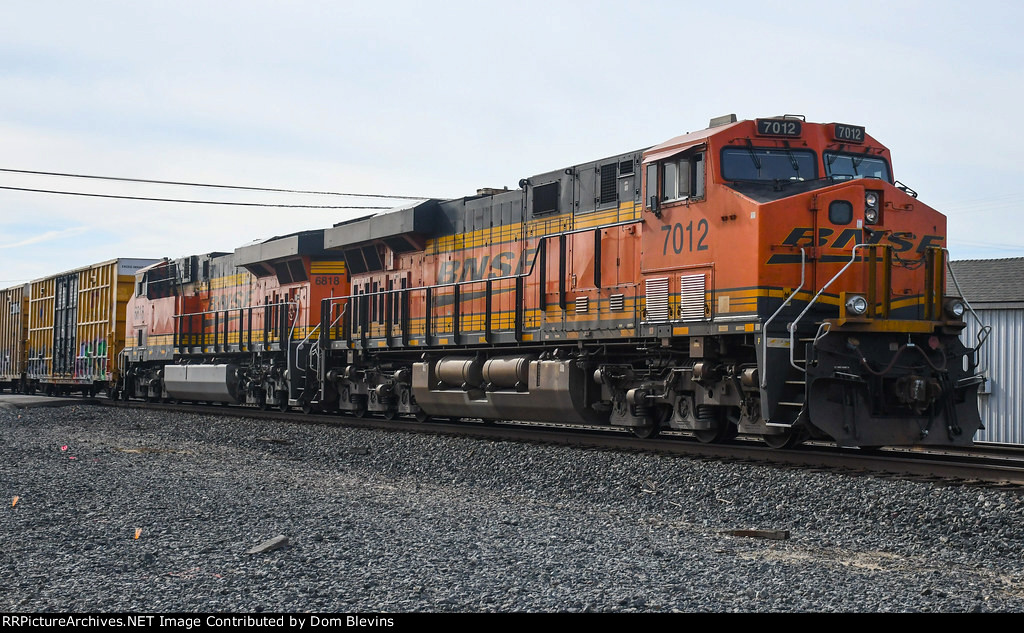 BNSF 7012